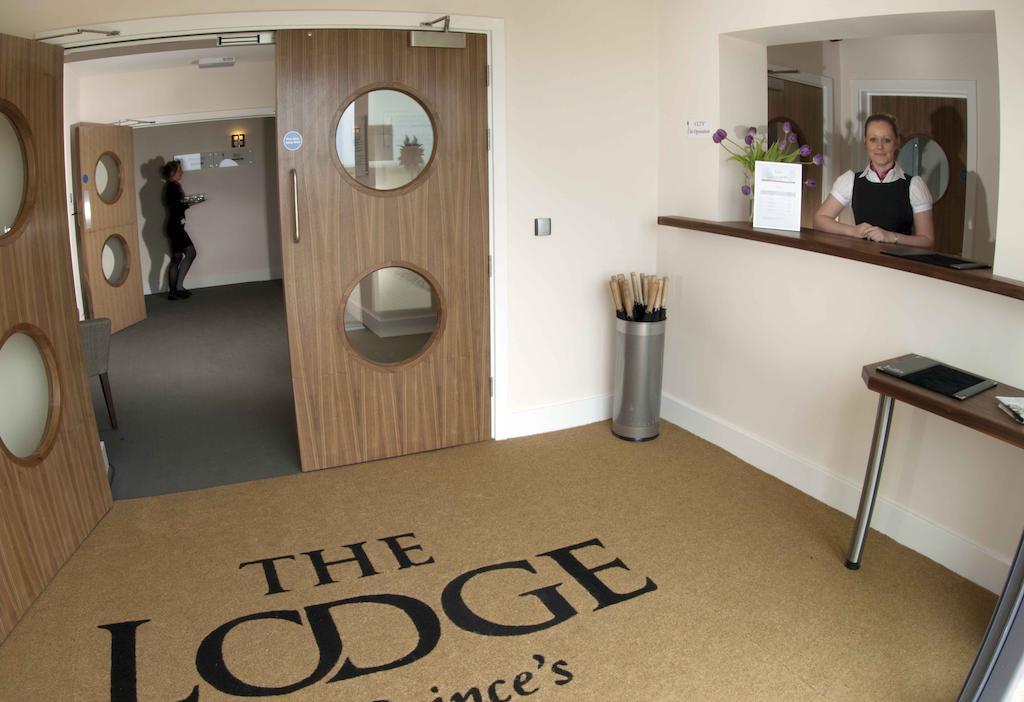 The Lodge At Prince'S Sandwich Exteriör bild